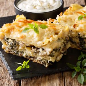 Lasagne with mushrooms, spinach and cheese
