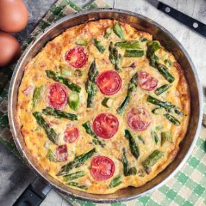 Oven frittata with asparagus